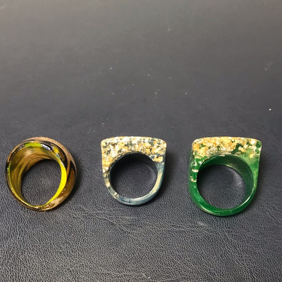 3 RETRO RESIN PLASTIC Costume Jewelry Dome And Square Rings - Picture 5 of 12